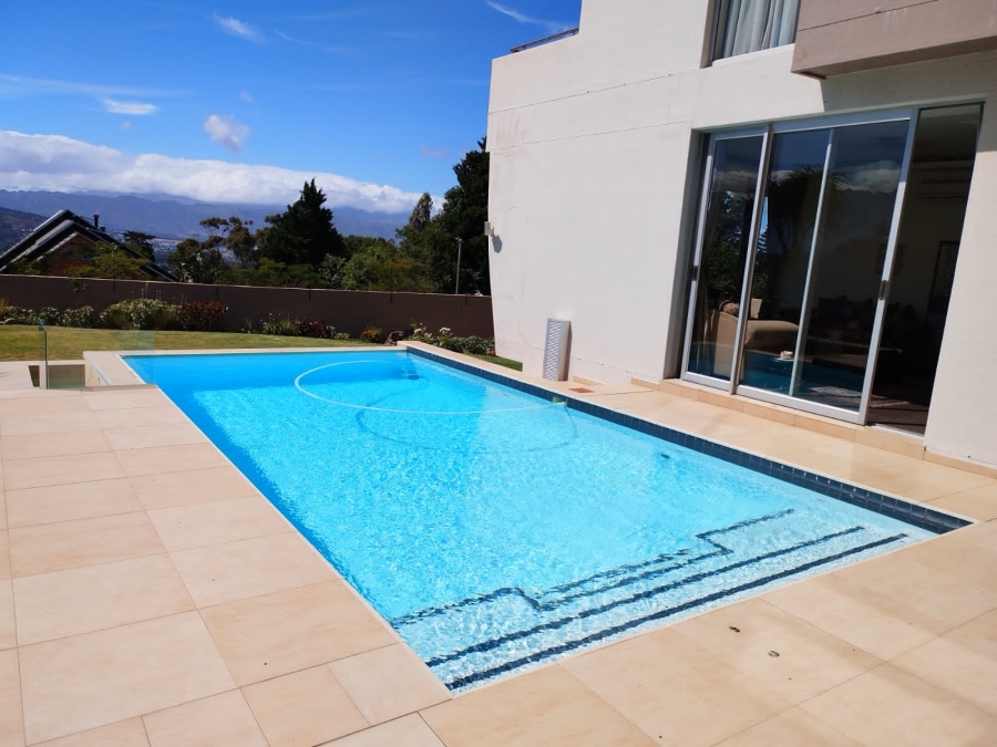 To Let 5 Bedroom Property for Rent in La Concorde Western Cape